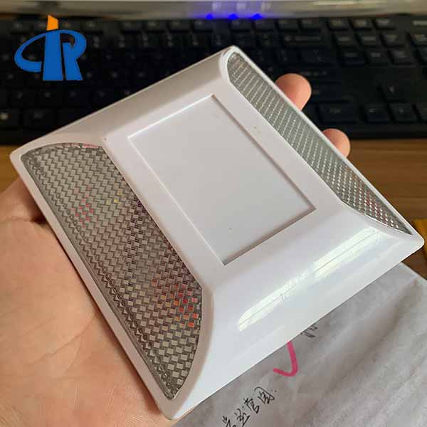 <h3>New 360 Degree Solar Road road stud reflectors For Walkway</h3>
